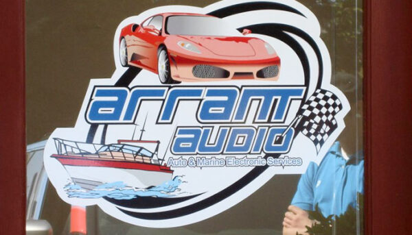 Bạn đang tìm kiếm giải pháp in UV 5m 2 mặt chất lượng cao tại Đà Nẵng để phục vụ cho các chiến dịch quảng cáo ngoài trời hoặc sự kiện quy mô lớn? Chúng tôi cung cấp dịch vụ in UV khổ lớn uy tín, đáp ứng đầy đủ tiêu chuẩn về độ bền, màu sắc và tính thẩm mỹ – giúp thương hiệu của bạn nổi bật và chuyên nghiệp hơn bao giờ hết.